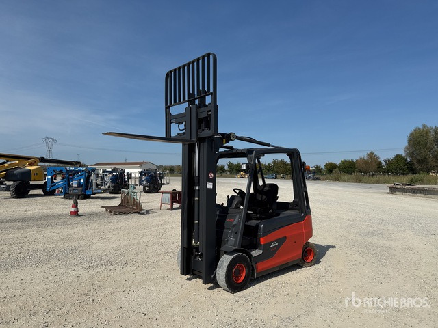 2013 Linde E25L-01 2500 kg Electric Forklift - Sähkötrukki: kuva 2013 Linde E25L-01 2500 kg Electric Forklift - Sähkötrukki 2013 Linde E25L-01 2500 kg Electric Forklift - Sähkötrukki: kuva 2013 Linde E25L-01 2500 kg Electric Forklift - Sähkötrukki