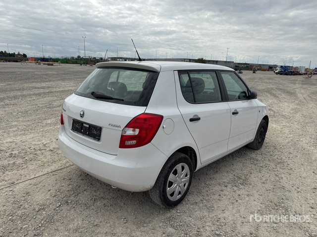 2013 Skoda Fabia Autovettura - Henkilöauto: kuva 2013 Skoda Fabia Autovettura - Henkilöauto 2013 Skoda Fabia Autovettura - Henkilöauto: kuva 2013 Skoda Fabia Autovettura - Henkilöauto