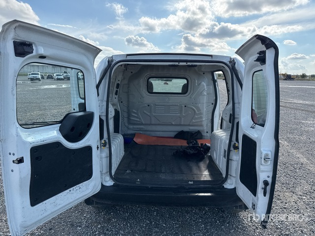 2015 Fiat Fiorino Autocarro furgonato - Pieni pakettiauto: kuva 2015 Fiat Fiorino Autocarro furgonato - Pieni pakettiauto 2015 Fiat Fiorino Autocarro furgonato - Pieni pakettiauto: kuva 2015 Fiat Fiorino Autocarro furgonato - Pieni pakettiauto