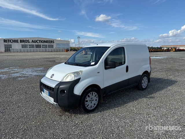 2015 Fiat Fiorino Autocarro furgonato - Pieni pakettiauto: kuva 2015 Fiat Fiorino Autocarro furgonato - Pieni pakettiauto 2015 Fiat Fiorino Autocarro furgonato - Pieni pakettiauto: kuva 2015 Fiat Fiorino Autocarro furgonato - Pieni pakettiauto