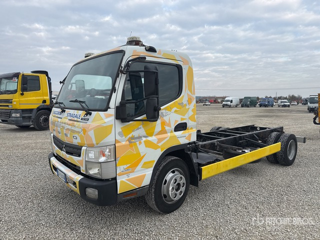 2015 Mitsubishi Fuso Canter 7C18 4x2 Cab and Chassis - Kuorma-auto alusta: kuva 2015 Mitsubishi Fuso Canter 7C18 4x2 Cab and Chassis - Kuorma-auto alusta 2015 Mitsubishi Fuso Canter 7C18 4x2 Cab and Chassis - Kuorma-auto alusta: kuva 2015 Mitsubishi Fuso Canter 7C18 4x2 Cab and Chassis - Kuorma-auto alusta