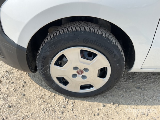 2016 Fiat Fiorino 1.3 MJT SX 16v Van Truck - Pieni pakettiauto: kuva 2016 Fiat Fiorino 1.3 MJT SX 16v Van Truck - Pieni pakettiauto 2016 Fiat Fiorino 1.3 MJT SX 16v Van Truck - Pieni pakettiauto: kuva 2016 Fiat Fiorino 1.3 MJT SX 16v Van Truck - Pieni pakettiauto