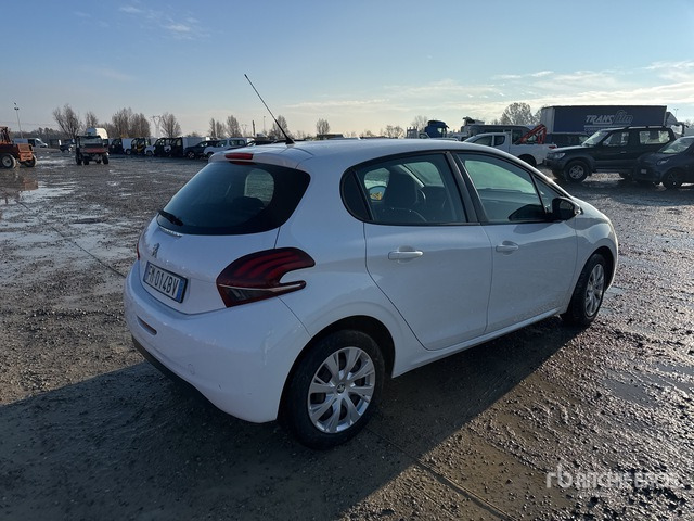 2017 Peugeot 208 BERLINA MIX BLUEHDI Automobile - Henkilöauto: kuva 2017 Peugeot 208 BERLINA MIX BLUEHDI Automobile - Henkilöauto 2017 Peugeot 208 BERLINA MIX BLUEHDI Automobile - Henkilöauto: kuva 2017 Peugeot 208 BERLINA MIX BLUEHDI Automobile - Henkilöauto