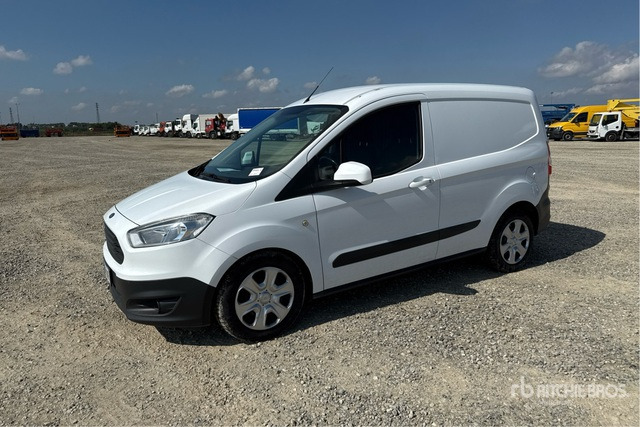 2018 Ford Transit Courier Autocarro furgonato - Pieni pakettiauto: kuva 2018 Ford Transit Courier Autocarro furgonato - Pieni pakettiauto 2018 Ford Transit Courier Autocarro furgonato - Pieni pakettiauto: kuva 2018 Ford Transit Courier Autocarro furgonato - Pieni pakettiauto