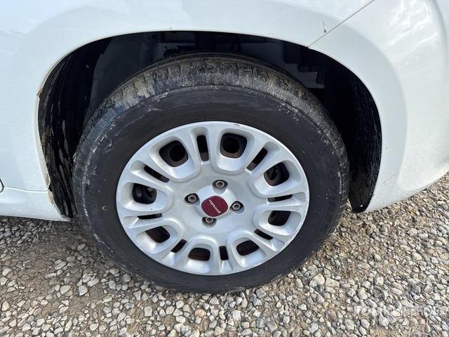 2021 Fiat Panda BERLINA 1.0 70CV HYBRID EURO 6D ... Automobile - Henkilöauto: kuva 2021 Fiat Panda BERLINA 1.0 70CV HYBRID EURO 6D ... Automobile - Henkilöauto 2021 Fiat Panda BERLINA 1.0 70CV HYBRID EURO 6D ... Automobile - Henkilöauto: kuva 2021 Fiat Panda BERLINA 1.0 70CV HYBRID EURO 6D ... Automobile - Henkilöauto