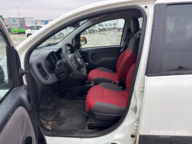 Fiat Panda Automobile - Umpikori kuorma-auto: kuva Fiat Panda Automobile - Umpikori kuorma-auto Fiat Panda Automobile - Umpikori kuorma-auto: kuva Fiat Panda Automobile - Umpikori kuorma-auto