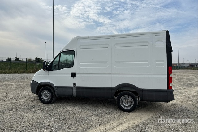 Iveco Daily 29L12 Autocarro furgonato - Pakettiauto: kuva Iveco Daily 29L12 Autocarro furgonato - Pakettiauto Iveco Daily 29L12 Autocarro furgonato - Pakettiauto: kuva Iveco Daily 29L12 Autocarro furgonato - Pakettiauto