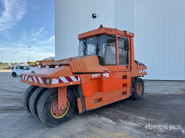2001 Cat PS-300B 7 Wheel Compacteur Pneumatique ... Pneumatic Roller - Kumipyoräjyrä: kuva 2001 Cat PS-300B 7 Wheel Compacteur Pneumatique ... Pneumatic Roller - Kumipyoräjyrä 2001 Cat PS-300B 7 Wheel Compacteur Pneumatique ... Pneumatic Roller - Kumipyoräjyrä: kuva 2001 Cat PS-300B 7 Wheel Compacteur Pneumatique ... Pneumatic Roller - Kumipyoräjyrä