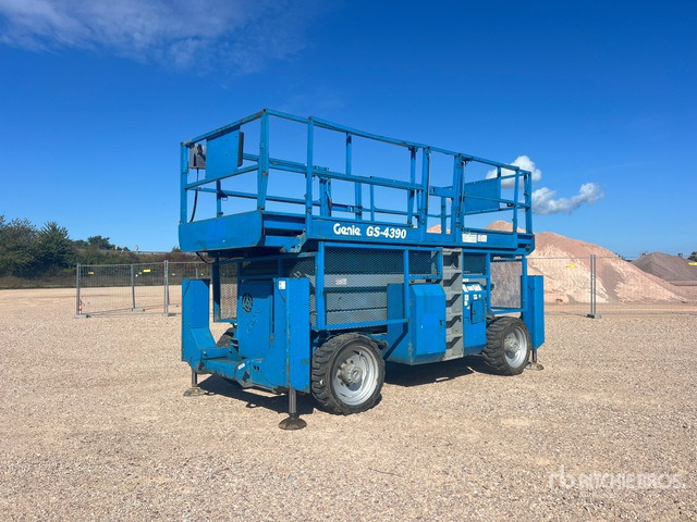 2001 Genie GS4390 4x4 Nacelle Ciseaux Scissor Lift - Saksilava: kuva 2001 Genie GS4390 4x4 Nacelle Ciseaux Scissor Lift - Saksilava 2001 Genie GS4390 4x4 Nacelle Ciseaux Scissor Lift - Saksilava: kuva 2001 Genie GS4390 4x4 Nacelle Ciseaux Scissor Lift - Saksilava