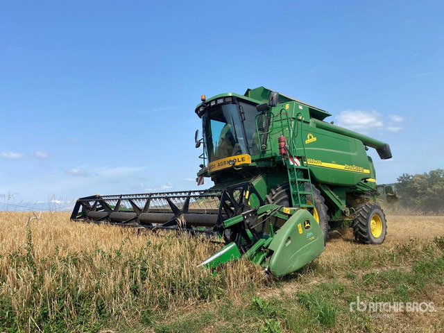 2004 John Deere 9660 WTS Hillmaster II with header and header trailer ... Combine Harvester - Kesantomurskain/ Vesakkomurskain: kuva 2004 John Deere 9660 WTS Hillmaster II with header and header trailer ... Combine Harvester - Kesantomurskain/ Vesakkomurskain 2004 John Deere 9660 WTS Hillmaster II with header and header trailer ... Combine Harvester - Kesantomurskain/ Vesakkomurskain: kuva 2004 John Deere 9660 WTS Hillmaster II with header and header trailer ... Combine Harvester - Kesantomurskain/ Vesakkomurskain