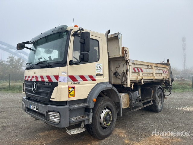 2005 Mercedes-Benz B1828 KN 4x2 Camion Benne Gravillonneur 4x2 S/A Dump Truck - Kippiauto kuorma-auto: kuva 2005 Mercedes-Benz B1828 KN 4x2 Camion Benne Gravillonneur 4x2 S/A Dump Truck - Kippiauto kuorma-auto 2005 Mercedes-Benz B1828 KN 4x2 Camion Benne Gravillonneur 4x2 S/A Dump Truck - Kippiauto kuorma-auto: kuva 2005 Mercedes-Benz B1828 KN 4x2 Camion Benne Gravillonneur 4x2 S/A Dump Truck - Kippiauto kuorma-auto