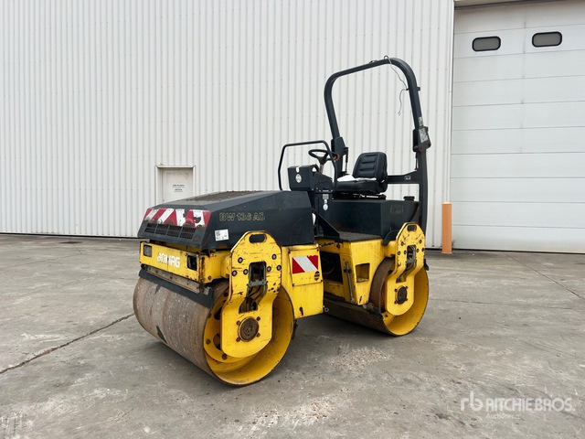 2006 Bomag BW138AD Compacteur Vibrant Tandem Double Drum Roller - Tiejyrä: kuva 2006 Bomag BW138AD Compacteur Vibrant Tandem Double Drum Roller - Tiejyrä 2006 Bomag BW138AD Compacteur Vibrant Tandem Double Drum Roller - Tiejyrä: kuva 2006 Bomag BW138AD Compacteur Vibrant Tandem Double Drum Roller - Tiejyrä