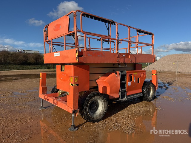 2007 JLG 4394RT 4x4 Diesel Nacelle Ciseau Scissor Lift - Saksilava: kuva 2007 JLG 4394RT 4x4 Diesel Nacelle Ciseau Scissor Lift - Saksilava 2007 JLG 4394RT 4x4 Diesel Nacelle Ciseau Scissor Lift - Saksilava: kuva 2007 JLG 4394RT 4x4 Diesel Nacelle Ciseau Scissor Lift - Saksilava