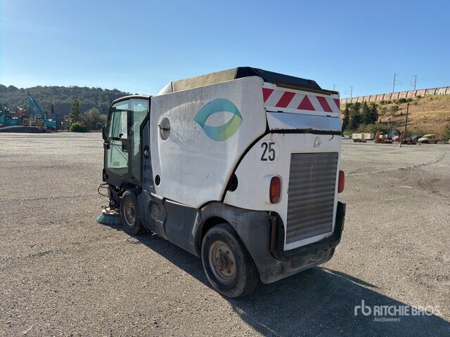 2007 Mathieu Azura Concept Balayeuse (Inoperable) Sweeper Truck - Lakaisuauto: kuva 2007 Mathieu Azura Concept Balayeuse (Inoperable) Sweeper Truck - Lakaisuauto 2007 Mathieu Azura Concept Balayeuse (Inoperable) Sweeper Truck - Lakaisuauto: kuva 2007 Mathieu Azura Concept Balayeuse (Inoperable) Sweeper Truck - Lakaisuauto