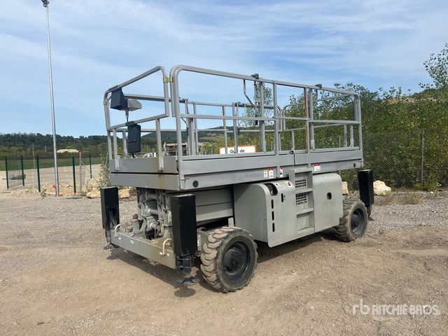 2009 Haulotte H12SX 4x4 Diesel Nacelle Ciseau Scissor Lift - Saksilava: kuva 2009 Haulotte H12SX 4x4 Diesel Nacelle Ciseau Scissor Lift - Saksilava 2009 Haulotte H12SX 4x4 Diesel Nacelle Ciseau Scissor Lift - Saksilava: kuva 2009 Haulotte H12SX 4x4 Diesel Nacelle Ciseau Scissor Lift - Saksilava