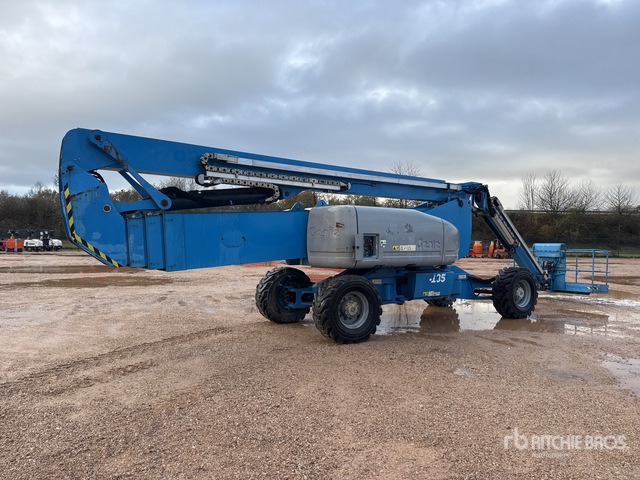 2010 Genie Z-135 4WD Diesel Nacelle Articulee Articulating Boom Lift - Puomilava: kuva 2010 Genie Z-135 4WD Diesel Nacelle Articulee Articulating Boom Lift - Puomilava 2010 Genie Z-135 4WD Diesel Nacelle Articulee Articulating Boom Lift - Puomilava: kuva 2010 Genie Z-135 4WD Diesel Nacelle Articulee Articulating Boom Lift - Puomilava