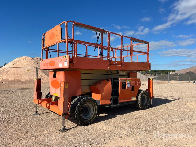 2011 JLG 4394 RT 4x4 Nacelle Ciseaux Scissor Lift - Saksilava: kuva 2011 JLG 4394 RT 4x4 Nacelle Ciseaux Scissor Lift - Saksilava 2011 JLG 4394 RT 4x4 Nacelle Ciseaux Scissor Lift - Saksilava: kuva 2011 JLG 4394 RT 4x4 Nacelle Ciseaux Scissor Lift - Saksilava