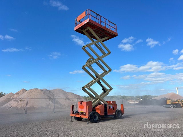 2011 JLG 4394 RT 4x4 Nacelle Ciseaux Scissor Lift - Saksilava: kuva 2011 JLG 4394 RT 4x4 Nacelle Ciseaux Scissor Lift - Saksilava 2011 JLG 4394 RT 4x4 Nacelle Ciseaux Scissor Lift - Saksilava: kuva 2011 JLG 4394 RT 4x4 Nacelle Ciseaux Scissor Lift - Saksilava