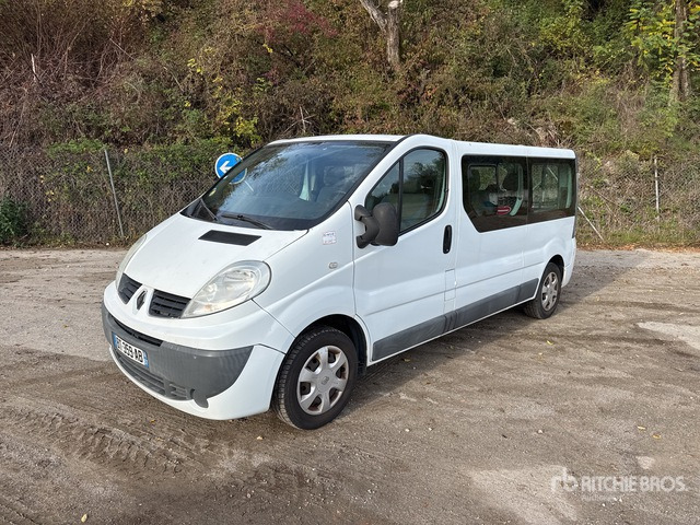 2011 Renault Trafic Minibus Minivan - Pikkubussi: kuva 2011 Renault Trafic Minibus Minivan - Pikkubussi 2011 Renault Trafic Minibus Minivan - Pikkubussi: kuva 2011 Renault Trafic Minibus Minivan - Pikkubussi