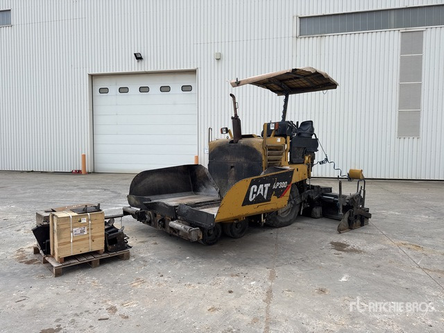 2012 Cat AP300 Wheel Finisseur Asphalt Paver - Asfalttilevittimet: kuva 2012 Cat AP300 Wheel Finisseur Asphalt Paver - Asfalttilevittimet 2012 Cat AP300 Wheel Finisseur Asphalt Paver - Asfalttilevittimet: kuva 2012 Cat AP300 Wheel Finisseur Asphalt Paver - Asfalttilevittimet