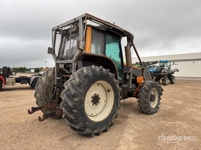 2012 Valtra T121 Tracteur Agricole (Inoperable) 4WD Tractor - Traktori: kuva 2012 Valtra T121 Tracteur Agricole (Inoperable) 4WD Tractor - Traktori 2012 Valtra T121 Tracteur Agricole (Inoperable) 4WD Tractor - Traktori: kuva 2012 Valtra T121 Tracteur Agricole (Inoperable) 4WD Tractor - Traktori