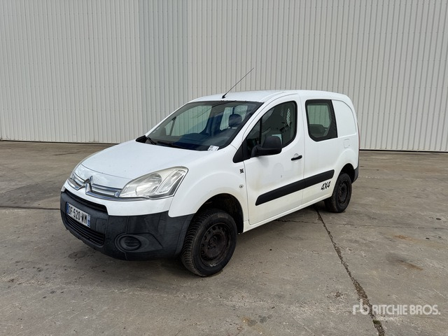 2014 Citroen Berlingo Dangel 4x4 Vehicule Utilitaire Cargo Van - Pieni pakettiauto: kuva 2014 Citroen Berlingo Dangel 4x4 Vehicule Utilitaire Cargo Van - Pieni pakettiauto 2014 Citroen Berlingo Dangel 4x4 Vehicule Utilitaire Cargo Van - Pieni pakettiauto: kuva 2014 Citroen Berlingo Dangel 4x4 Vehicule Utilitaire Cargo Van - Pieni pakettiauto
