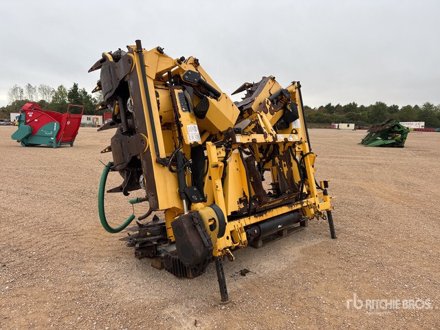 2014 New Holland 750SFIE Bec A Mais 10 Rangs 10 Row Corn Forage Harvester Header - Leikkuupöytä - maissi: kuva  2014 New Holland 750SFIE Bec A Mais 10 Rangs 10 Row Corn Forage Harvester Header - Leikkuupöytä - maissi 2014 New Holland 750SFIE Bec A Mais 10 Rangs 10 Row Corn Forage Harvester Header - Leikkuupöytä - maissi: kuva  2014 New Holland 750SFIE Bec A Mais 10 Rangs 10 Row Corn Forage Harvester Header - Leikkuupöytä - maissi