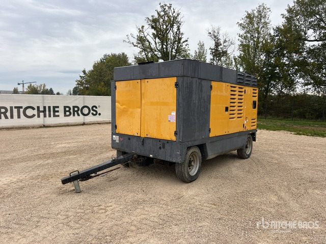 2015 Atlas Copco XAHS447 Mobile 25000 L Compresseur A Air Air Compressor - Ilmakompressori: kuva 2015 Atlas Copco XAHS447 Mobile 25000 L Compresseur A Air Air Compressor - Ilmakompressori 2015 Atlas Copco XAHS447 Mobile 25000 L Compresseur A Air Air Compressor - Ilmakompressori: kuva 2015 Atlas Copco XAHS447 Mobile 25000 L Compresseur A Air Air Compressor - Ilmakompressori