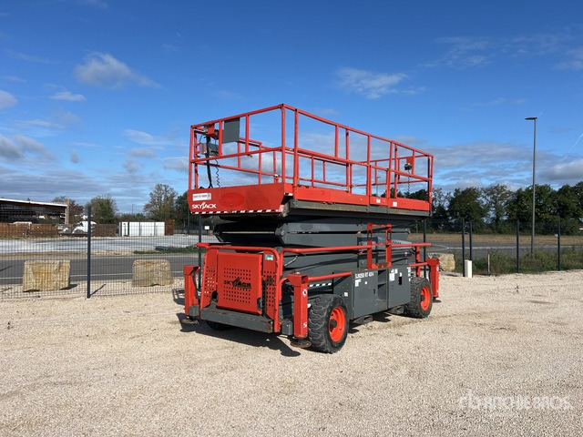 2019 Skyjack SJ9250 RT 4x4 Diesel Nacelle Ciseaux Scissor Lift - Saksilava: kuva  2019 Skyjack SJ9250 RT 4x4 Diesel Nacelle Ciseaux Scissor Lift - Saksilava 2019 Skyjack SJ9250 RT 4x4 Diesel Nacelle Ciseaux Scissor Lift - Saksilava: kuva  2019 Skyjack SJ9250 RT 4x4 Diesel Nacelle Ciseaux Scissor Lift - Saksilava