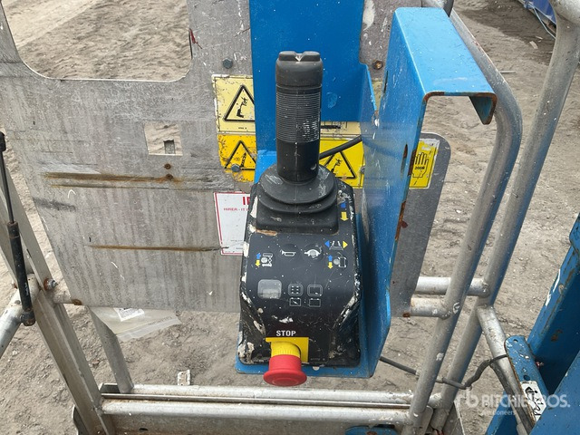 2009 Genie GR15 Vertical Mast Lift - Pystymastonostin: kuva  2009 Genie GR15 Vertical Mast Lift - Pystymastonostin 2009 Genie GR15 Vertical Mast Lift - Pystymastonostin: kuva  2009 Genie GR15 Vertical Mast Lift - Pystymastonostin
