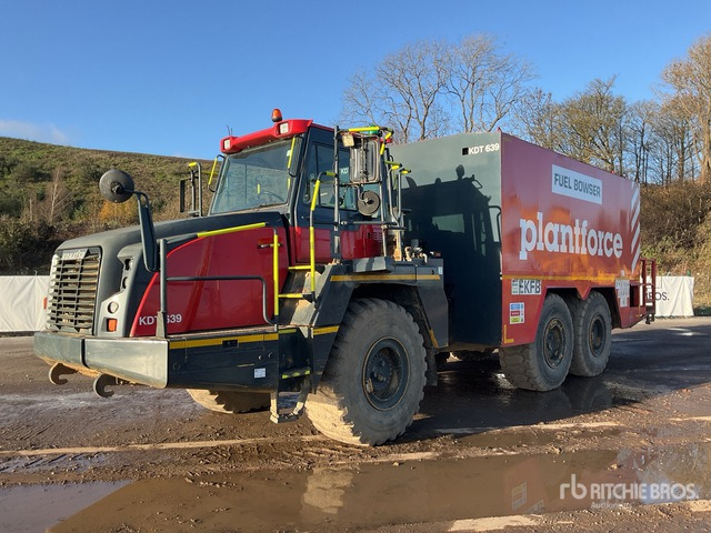 2013 Komatsu HM300-3 Fuel Bowser Articulated Dump Truck - Nivelkippiauto: kuva 2013 Komatsu HM300-3 Fuel Bowser Articulated Dump Truck - Nivelkippiauto 2013 Komatsu HM300-3 Fuel Bowser Articulated Dump Truck - Nivelkippiauto: kuva 2013 Komatsu HM300-3 Fuel Bowser Articulated Dump Truck - Nivelkippiauto