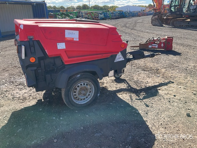 2015 Atlas Copco XAS47KD Mobile Air Compressor - Ilmakompressori: kuva 2015 Atlas Copco XAS47KD Mobile Air Compressor - Ilmakompressori 2015 Atlas Copco XAS47KD Mobile Air Compressor - Ilmakompressori: kuva 2015 Atlas Copco XAS47KD Mobile Air Compressor - Ilmakompressori