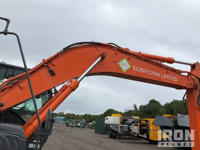 2015 Hitachi ZX210LC-5B Tracked Excavator - Telakaivukone: kuva 2015 Hitachi ZX210LC-5B Tracked Excavator - Telakaivukone 2015 Hitachi ZX210LC-5B Tracked Excavator - Telakaivukone: kuva 2015 Hitachi ZX210LC-5B Tracked Excavator - Telakaivukone