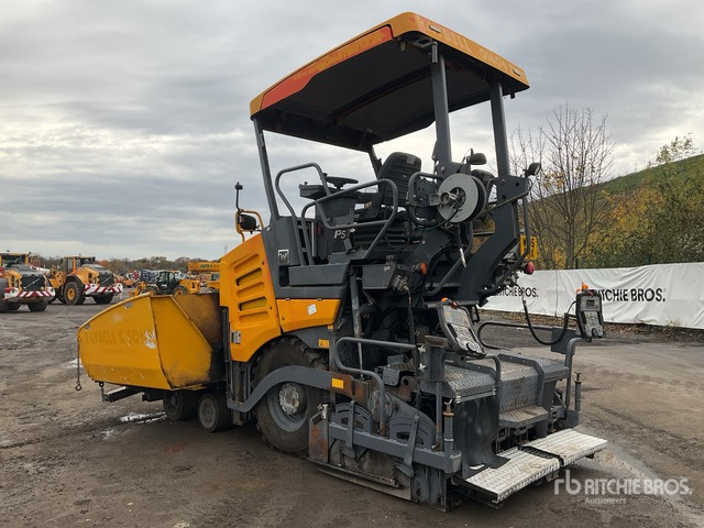 2015 Vogele Super 1303-3i Wheel Asphalt Paver - Asfalttilevittimet: kuva 2015 Vogele Super 1303-3i Wheel Asphalt Paver - Asfalttilevittimet 2015 Vogele Super 1303-3i Wheel Asphalt Paver - Asfalttilevittimet: kuva 2015 Vogele Super 1303-3i Wheel Asphalt Paver - Asfalttilevittimet