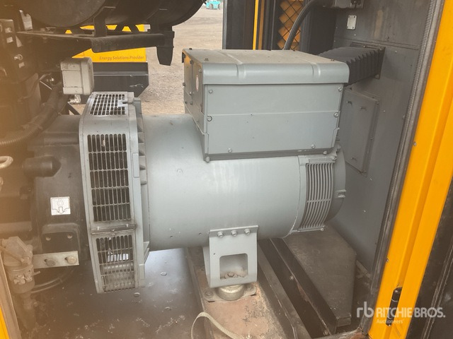 2015 Sdmo R165C3 150 kVA Skid-Mounted Generator Set - Muut kone: kuva 2015 Sdmo R165C3 150 kVA Skid-Mounted Generator Set - Muut kone 2015 Sdmo R165C3 150 kVA Skid-Mounted Generator Set - Muut kone: kuva 2015 Sdmo R165C3 150 kVA Skid-Mounted Generator Set - Muut kone