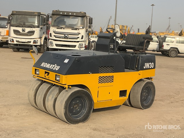 1996 Komatsu JW30-2 7 Wheel Pneumatic Roller - Kumipyoräjyrä: kuva 1996 Komatsu JW30-2 7 Wheel Pneumatic Roller - Kumipyoräjyrä 1996 Komatsu JW30-2 7 Wheel Pneumatic Roller - Kumipyoräjyrä: kuva 1996 Komatsu JW30-2 7 Wheel Pneumatic Roller - Kumipyoräjyrä