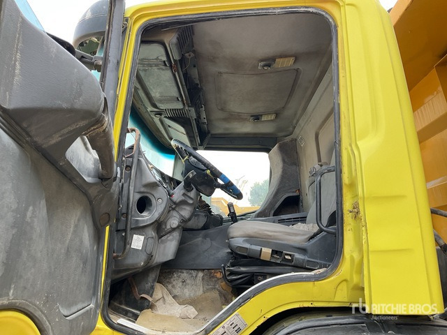 1999 Scania 380 6x4 (Inoperable) T/A Dump Truck - Kippiauto kuorma-auto: kuva 1999 Scania 380 6x4 (Inoperable) T/A Dump Truck - Kippiauto kuorma-auto 1999 Scania 380 6x4 (Inoperable) T/A Dump Truck - Kippiauto kuorma-auto: kuva 1999 Scania 380 6x4 (Inoperable) T/A Dump Truck - Kippiauto kuorma-auto