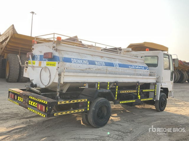 2002 Iveco Cargo 712 5000 L 4x2 Water Truck - Säiliöauto: kuva 2002 Iveco Cargo 712 5000 L 4x2 Water Truck - Säiliöauto 2002 Iveco Cargo 712 5000 L 4x2 Water Truck - Säiliöauto: kuva 2002 Iveco Cargo 712 5000 L 4x2 Water Truck - Säiliöauto