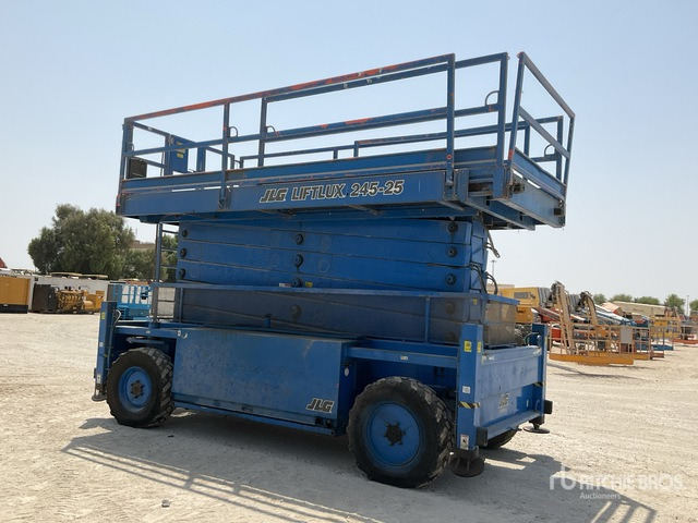 2005 JLG MEWP 245-25 4x4 Diesel Scissor Lift - Saksilava: kuva 2005 JLG MEWP 245-25 4x4 Diesel Scissor Lift - Saksilava 2005 JLG MEWP 245-25 4x4 Diesel Scissor Lift - Saksilava: kuva 2005 JLG MEWP 245-25 4x4 Diesel Scissor Lift - Saksilava
