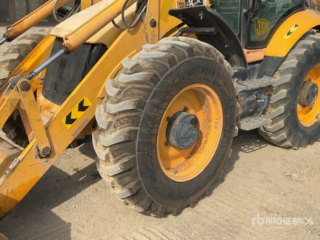 2007 JCB 4CX 4x4x4 Backhoe Loader - Kaivuri-trukki: kuva 2007 JCB 4CX 4x4x4 Backhoe Loader - Kaivuri-trukki 2007 JCB 4CX 4x4x4 Backhoe Loader - Kaivuri-trukki: kuva 2007 JCB 4CX 4x4x4 Backhoe Loader - Kaivuri-trukki