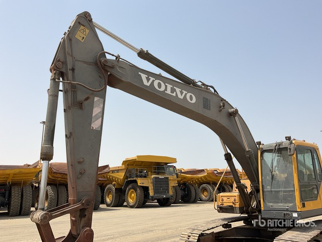 2007 Volvo EC240B LC Tracked Excavator - Telakaivukone: kuva 2007 Volvo EC240B LC Tracked Excavator - Telakaivukone 2007 Volvo EC240B LC Tracked Excavator - Telakaivukone: kuva 2007 Volvo EC240B LC Tracked Excavator - Telakaivukone
