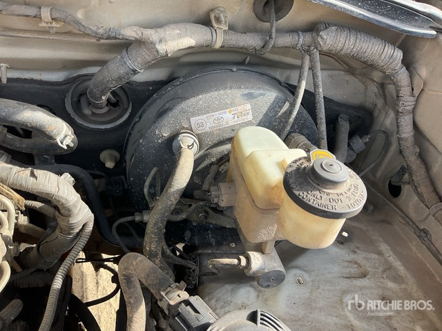 2011 Toyota Hilux 4x4 Crew Cab Pickup - Avolava-auto: kuva 2011 Toyota Hilux 4x4 Crew Cab Pickup - Avolava-auto 2011 Toyota Hilux 4x4 Crew Cab Pickup - Avolava-auto: kuva 2011 Toyota Hilux 4x4 Crew Cab Pickup - Avolava-auto