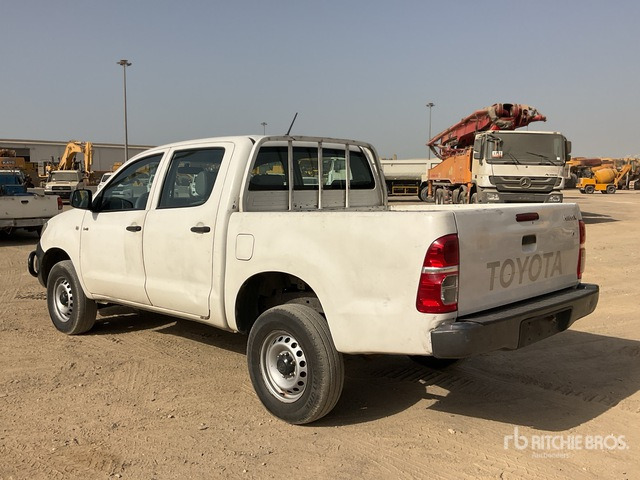 2011 Toyota Hilux 4x4 Crew Cab Pickup - Avolava-auto: kuva 2011 Toyota Hilux 4x4 Crew Cab Pickup - Avolava-auto 2011 Toyota Hilux 4x4 Crew Cab Pickup - Avolava-auto: kuva 2011 Toyota Hilux 4x4 Crew Cab Pickup - Avolava-auto