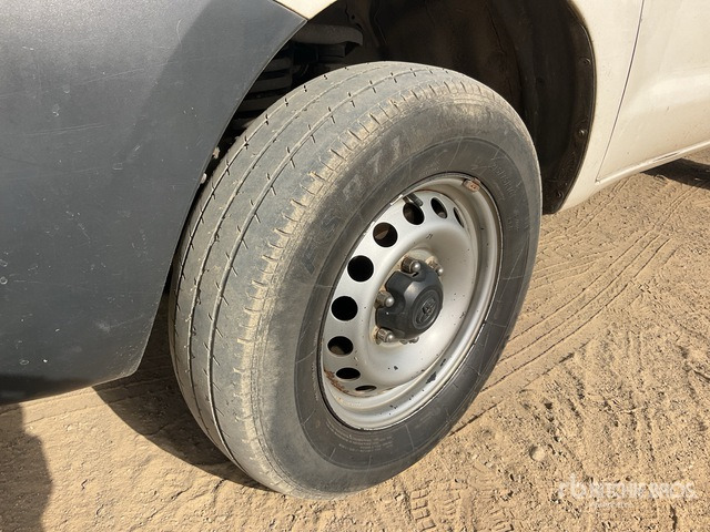 2011 Toyota Hilux 4x4 Crew Cab Pickup - Avolava-auto: kuva 2011 Toyota Hilux 4x4 Crew Cab Pickup - Avolava-auto 2011 Toyota Hilux 4x4 Crew Cab Pickup - Avolava-auto: kuva 2011 Toyota Hilux 4x4 Crew Cab Pickup - Avolava-auto