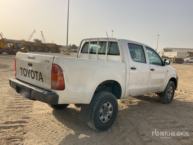 2012 Toyota Hilux 4x4 Crew Cab Pickup - Avolava-auto: kuva 2012 Toyota Hilux 4x4 Crew Cab Pickup - Avolava-auto 2012 Toyota Hilux 4x4 Crew Cab Pickup - Avolava-auto: kuva 2012 Toyota Hilux 4x4 Crew Cab Pickup - Avolava-auto