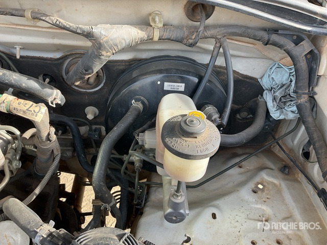 2014 Toyota Hilux 4x4 Crew Cab Pickup - Avolava-auto: kuva 2014 Toyota Hilux 4x4 Crew Cab Pickup - Avolava-auto 2014 Toyota Hilux 4x4 Crew Cab Pickup - Avolava-auto: kuva 2014 Toyota Hilux 4x4 Crew Cab Pickup - Avolava-auto