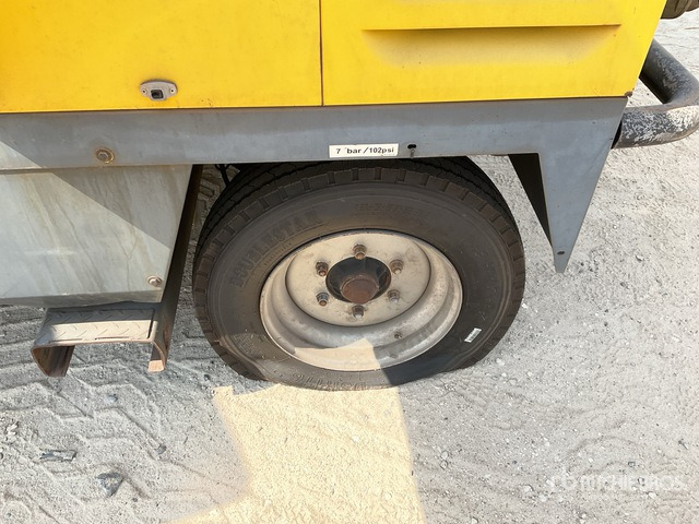 2018 Atlas Copco XAHS950CD7 Mobile (Inoperable) Air Compressor - Ilmakompressori: kuva 2018 Atlas Copco XAHS950CD7 Mobile (Inoperable) Air Compressor - Ilmakompressori 2018 Atlas Copco XAHS950CD7 Mobile (Inoperable) Air Compressor - Ilmakompressori: kuva 2018 Atlas Copco XAHS950CD7 Mobile (Inoperable) Air Compressor - Ilmakompressori