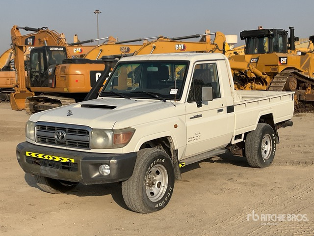 2018 Toyota Land Cruiser 79L 4x4 Pickup - Avolava-auto: kuva 2018 Toyota Land Cruiser 79L 4x4 Pickup - Avolava-auto 2018 Toyota Land Cruiser 79L 4x4 Pickup - Avolava-auto: kuva 2018 Toyota Land Cruiser 79L 4x4 Pickup - Avolava-auto