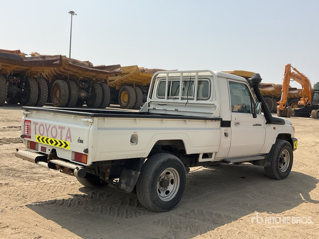 2018 Toyota Land Cruiser 79L 4x4 Pickup - Avolava-auto: kuva 2018 Toyota Land Cruiser 79L 4x4 Pickup - Avolava-auto 2018 Toyota Land Cruiser 79L 4x4 Pickup - Avolava-auto: kuva 2018 Toyota Land Cruiser 79L 4x4 Pickup - Avolava-auto