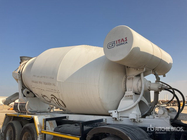 2019 Renault K440 8x4 Twin-Steer Mixer Truck - Betoniauto: kuva 2019 Renault K440 8x4 Twin-Steer Mixer Truck - Betoniauto 2019 Renault K440 8x4 Twin-Steer Mixer Truck - Betoniauto: kuva 2019 Renault K440 8x4 Twin-Steer Mixer Truck - Betoniauto